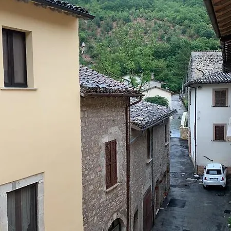 Guest house Il Giardino Sul Fiume Nera 3*