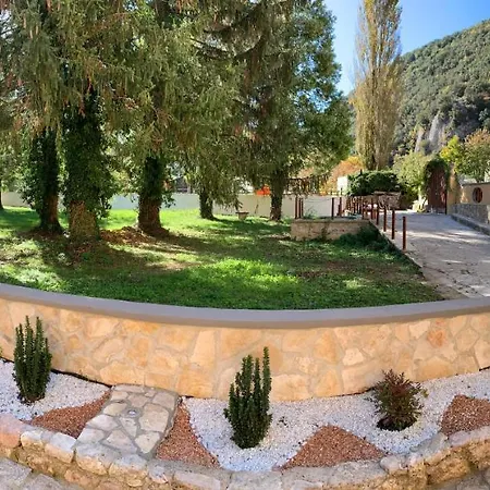 Il Giardino Sul Fiume Nera בית הארחה