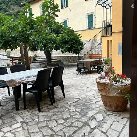 Il Giardino Sul Fiume Nera Гостевой дом