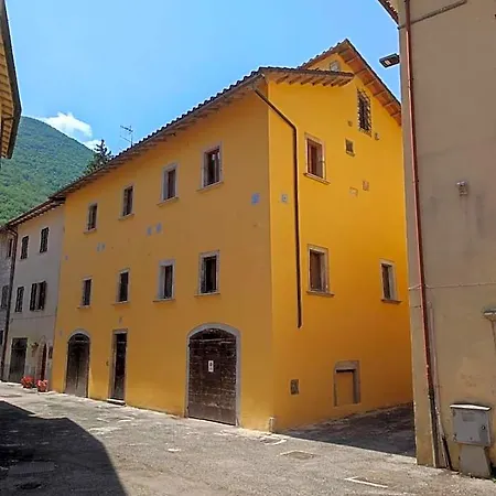 Il Giardino Sul Fiume Nera Guest house